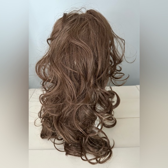 Other - Ladies Women’s Long Curly Brown Brunette Wig